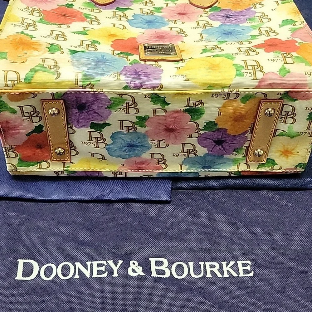 Dooney & Bourke 1975 Hibiscus Tote Handbag NWOT - Picture 4 of 8